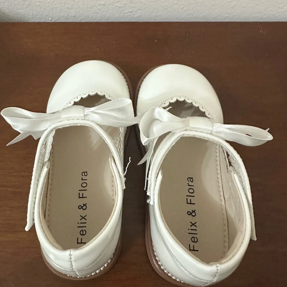 Girls White Bow Mary Jane Dress Shoes by Flora & Flora